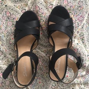 Platform heel sandals. Skechers. U.S. Size 9
